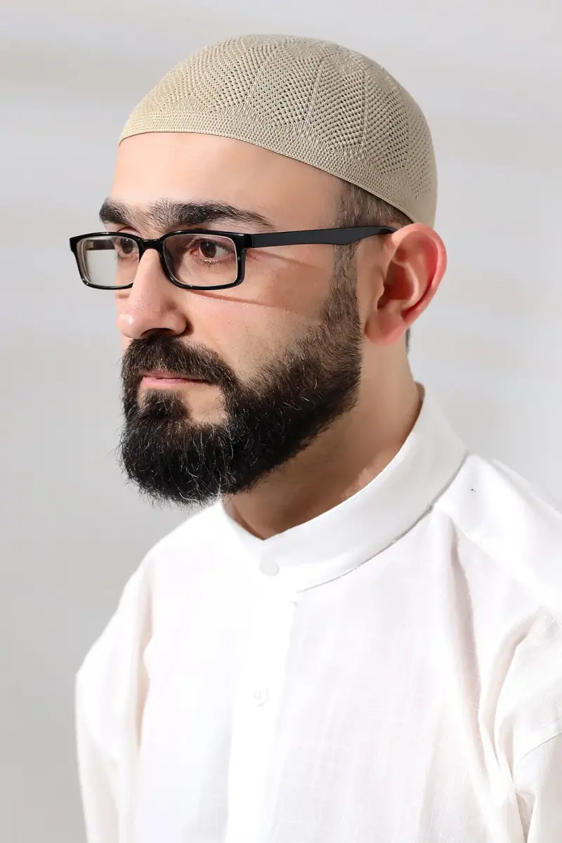 Koyu Krem Safir Dantel Detaylı Örme Namaz Takkesi - 1