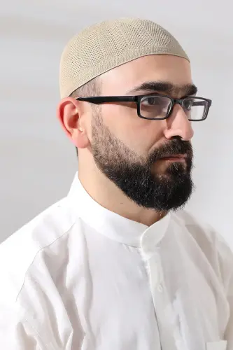 Koyu Krem Safir Dantel Detaylı Örme Namaz Takkesi - 4