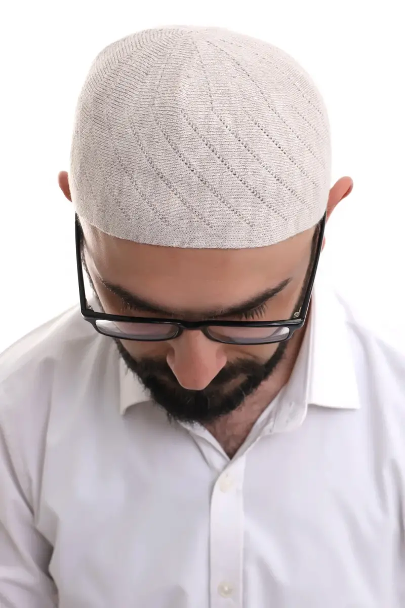Krem Kışlık Çapraz Desenli Dokuma Takke - 4