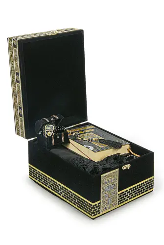 Luxury Velvet Covered Kaaba Boxed Scarf Rosary Dhikirmatik Koran Kerim and Prayer Rug Set - ihvanonline (1)