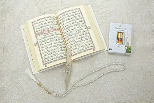 Medina Calligraphy Quran and Dowry Prayer Rug Set White, Suitable for the Bride's Package - 4