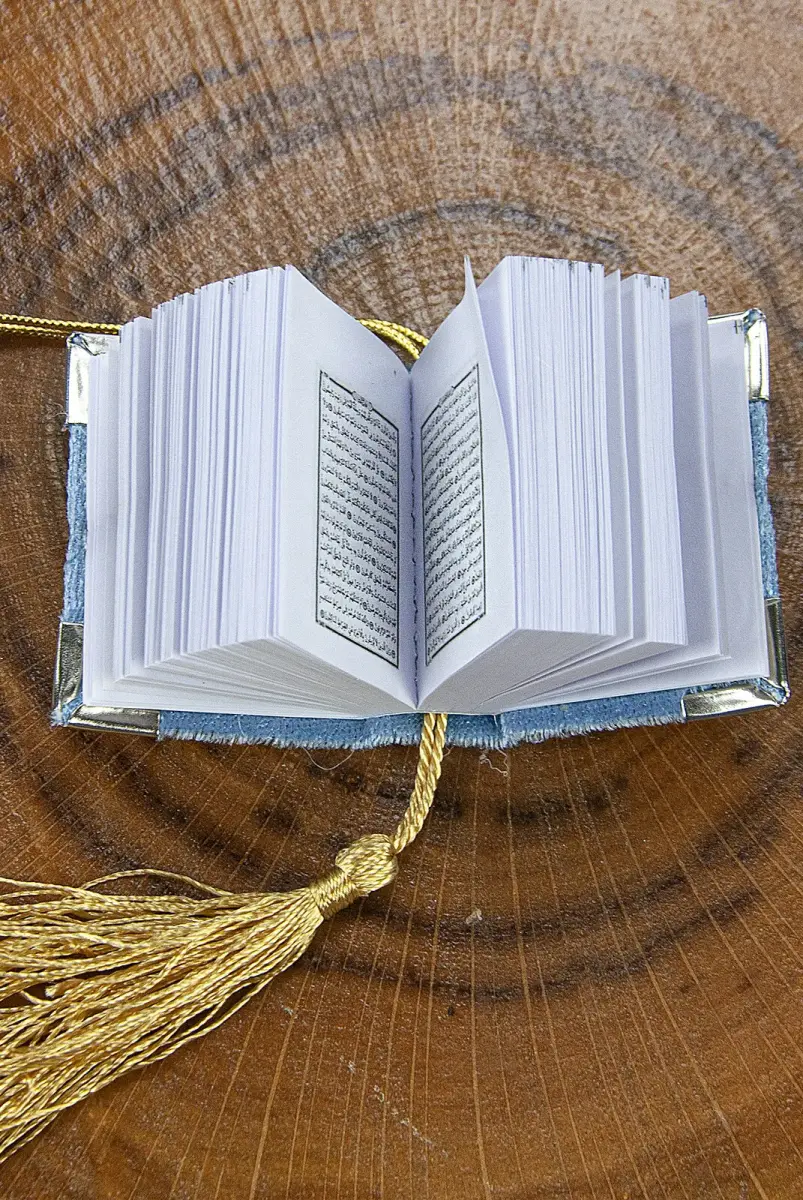 Mevlüt İçin Mini Silindir Kutulu Tesbihli Hediyelik Kuranı Kerim Seti Mavi - 4