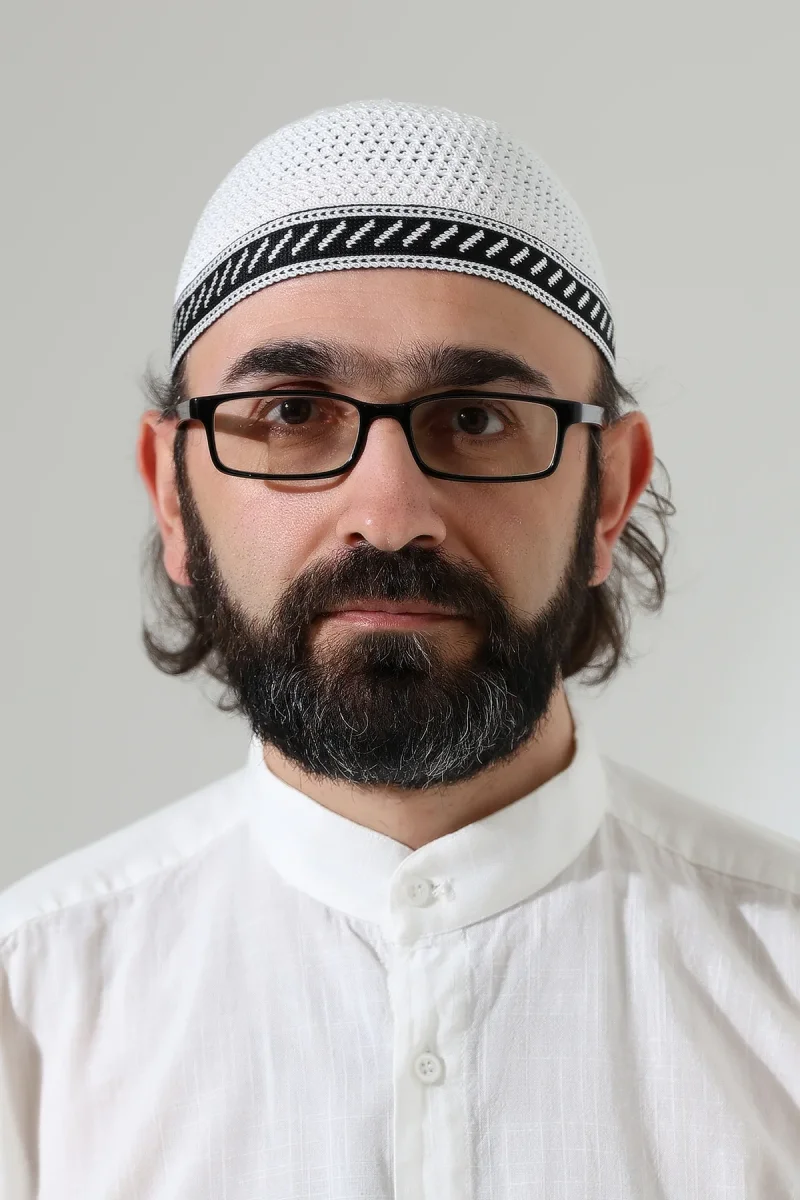 Milad Şerit Detaylı Namaz Takkesi, Desenli Makine Örgüsü Takke - Beyaz - 2