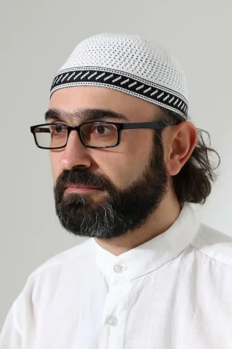 Milad Şerit Detaylı Namaz Takkesi, Desenli Makine Örgüsü Takke - Beyaz - 3