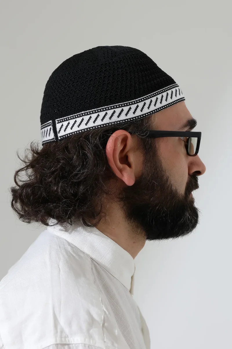 Milad Şerit Detaylı Namaz Takkesi, Desenli Makine Örgüsü Takke - Siyah - 5
