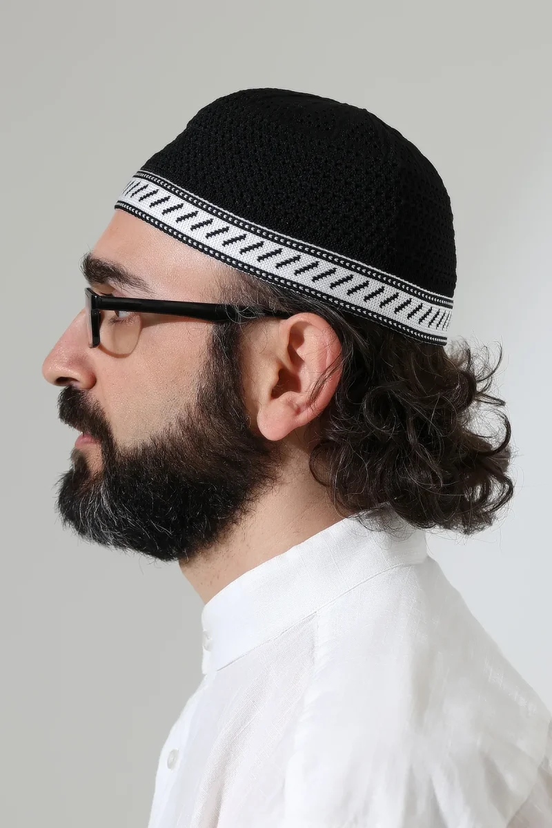 Milad Şerit Detaylı Namaz Takkesi, Desenli Makine Örgüsü Takke - Siyah - 6