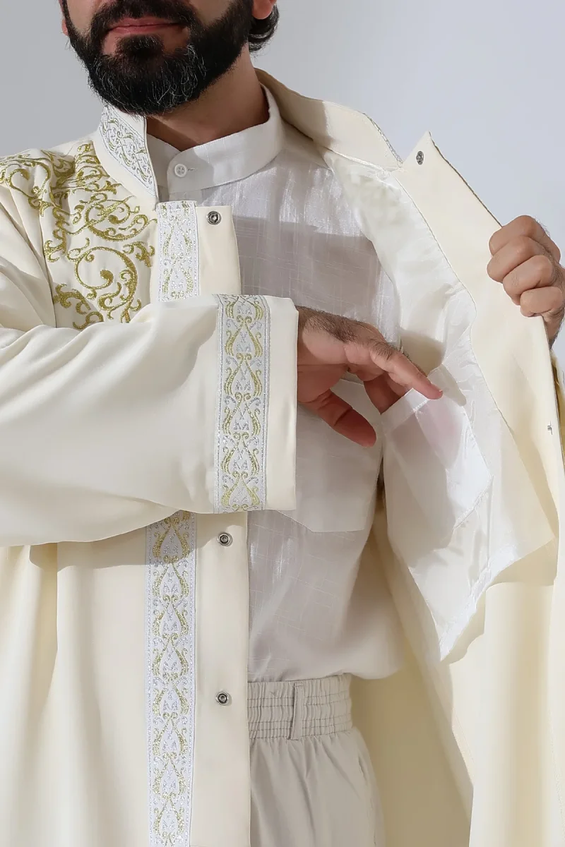 Nakış İşlemeli Hakim Yaka İmam Cübbesi, Çıt Çıtlı Cepli Namaz Cübbesi Gümüş Bordürlü - Krem - 3