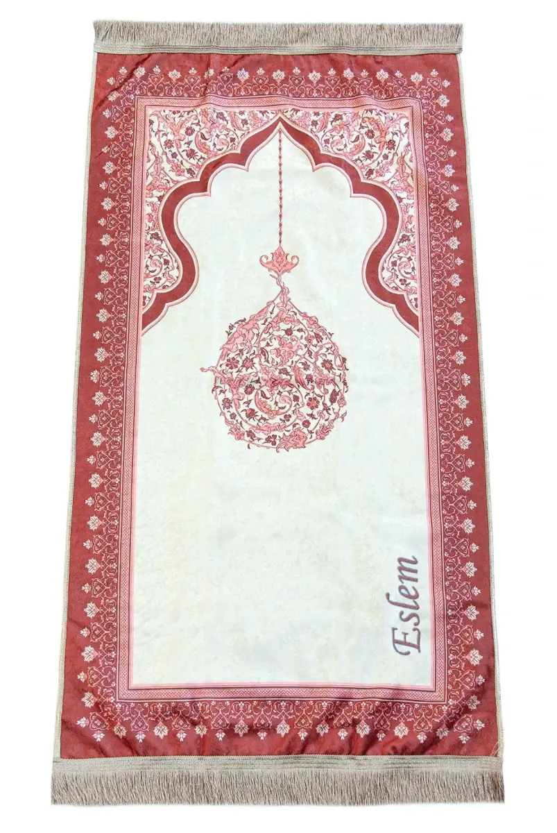 Nakış İşlemeli İsimli Kadife İpek Dokulu Mihrap Desenli Keseli İnci Tesbihli Seccade Kırmızı - 3