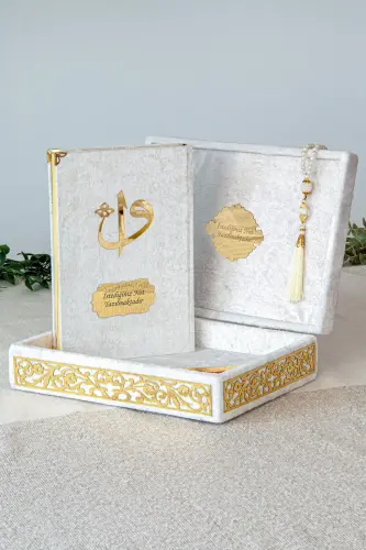 Özel Elif Vav Pleksi Süslemeli Hediyelik Kadife Kaplı Kutulu Kuranı Kerim Beyaz 