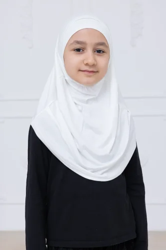 Pratik Hazır Geçmeli Çocuk Şal, Kendinden Boneli Lastikli Hijab Başörtü Beyaz 