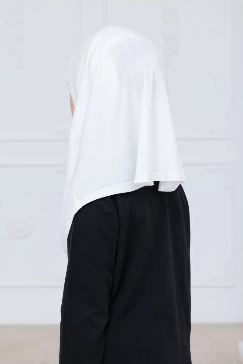 Pratik Hazır Geçmeli Çocuk Şal, Kendinden Boneli Lastikli Hijab Başörtü Beyaz - 6