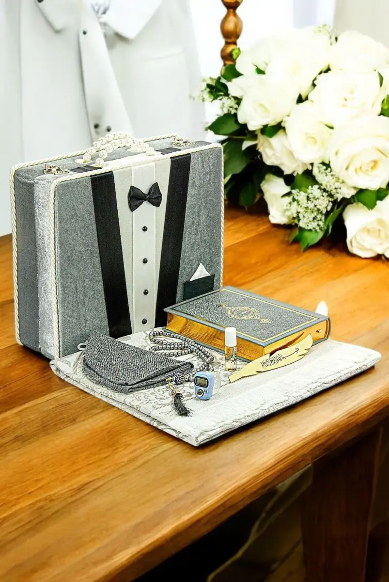 Sandıklı Damat Bohçasına Uygun Kuranı Kerim Seti Çeyizlik Seccade Seti Gri - 1