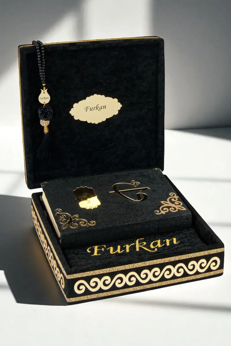 Sandıklı Kişiye Özel İsimli Seccade Seti - Hediyelik Kadife Kaplı Kuranı Kerim Seti - Siyah - 2