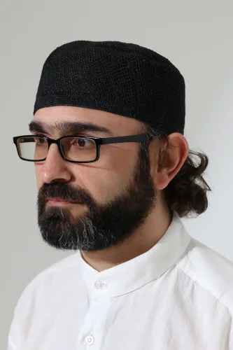 Sık Örgü Kalıp Namaz Takkesi, Dik Duruşlu Takke Siyah - 1