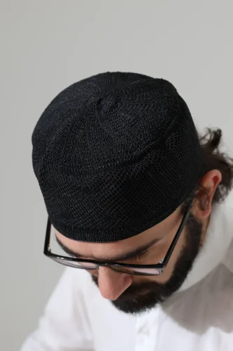 Sık Örgü Kalıp Namaz Takkesi, Dik Duruşlu Takke Siyah - ihvanonline (1)