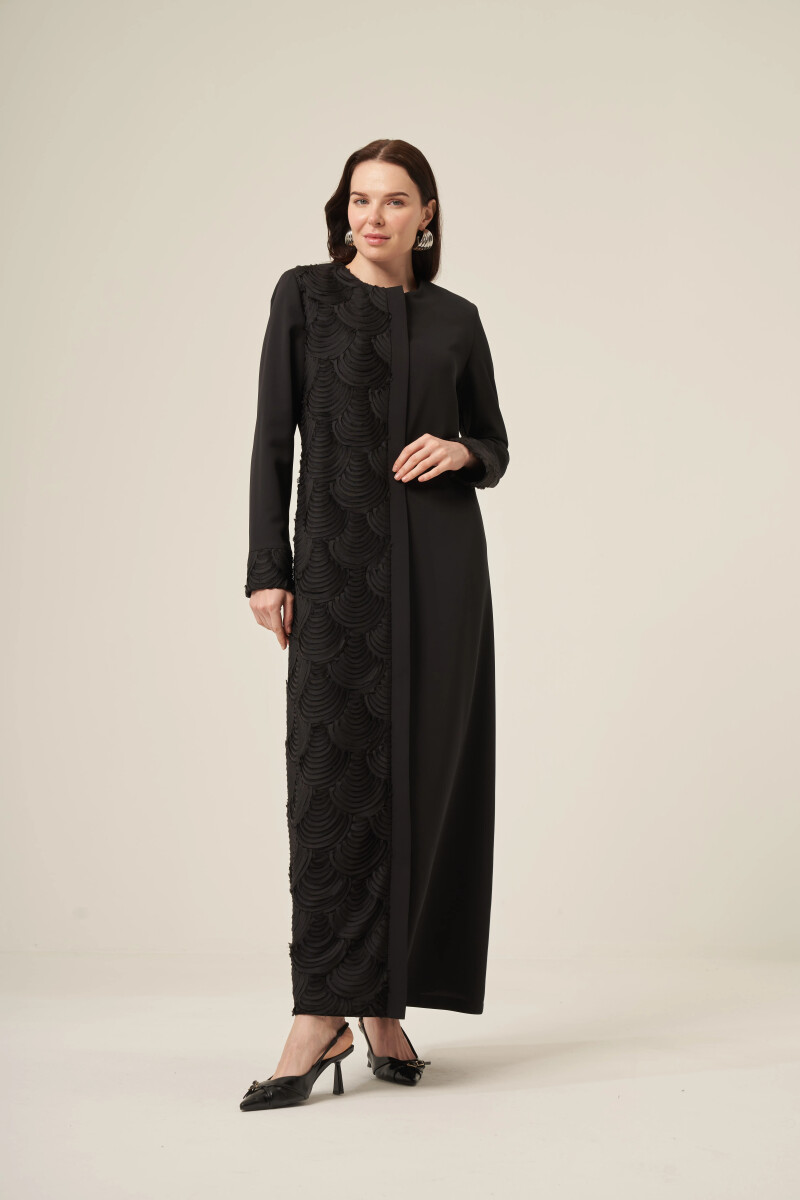 Siyah Dubai İpeği Yakma Kumaş Desenli Gizli Fermuarlı Tesettür Ferace - 6170 Siyah - Derin Store