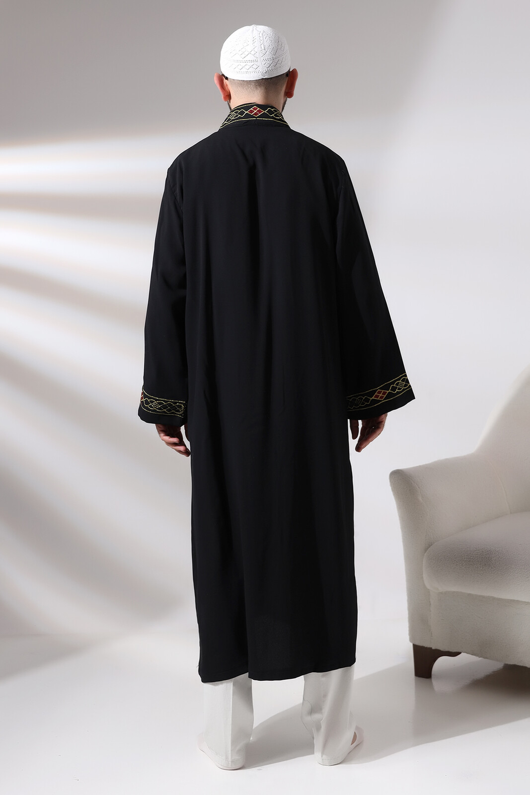 Siyah Erkek Namaz Elbisesi Desen İşlemeli Hakim Yaka İmam Cübbesi