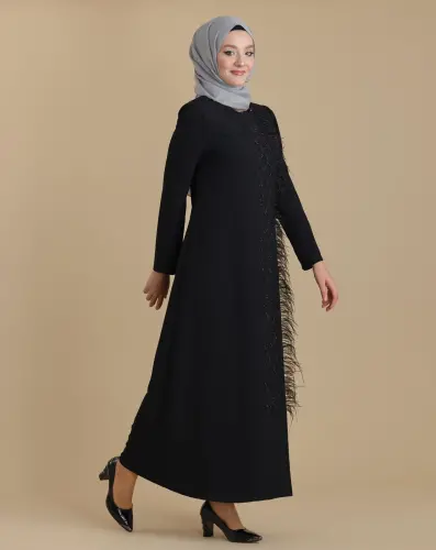 Siyah Fermuarlı Kruvaze Taşlı Tüylü Tesettür Ferace - 4