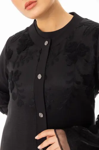 Siyah Tesettür Güpür İşlemeli Abaya - Metal Düğme Detaylı Zerenay 5633-26 - 3