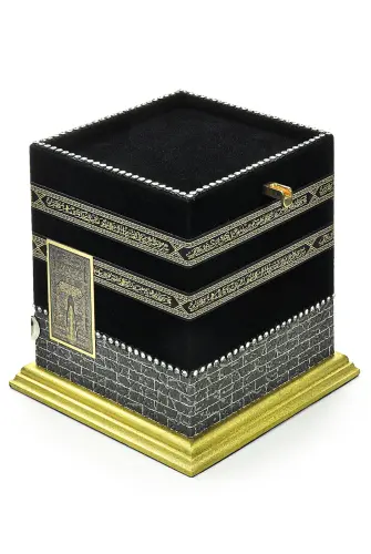 Small Size Model of the Kaaba with Velvet Covered Relief Detail - ihvanonline (1)