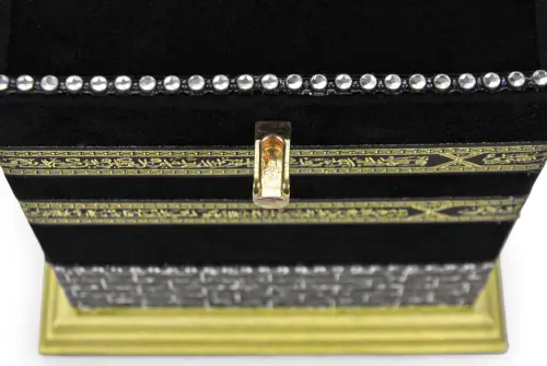 Small Size Model of the Kaaba with Velvet Covered Relief Detail - 7