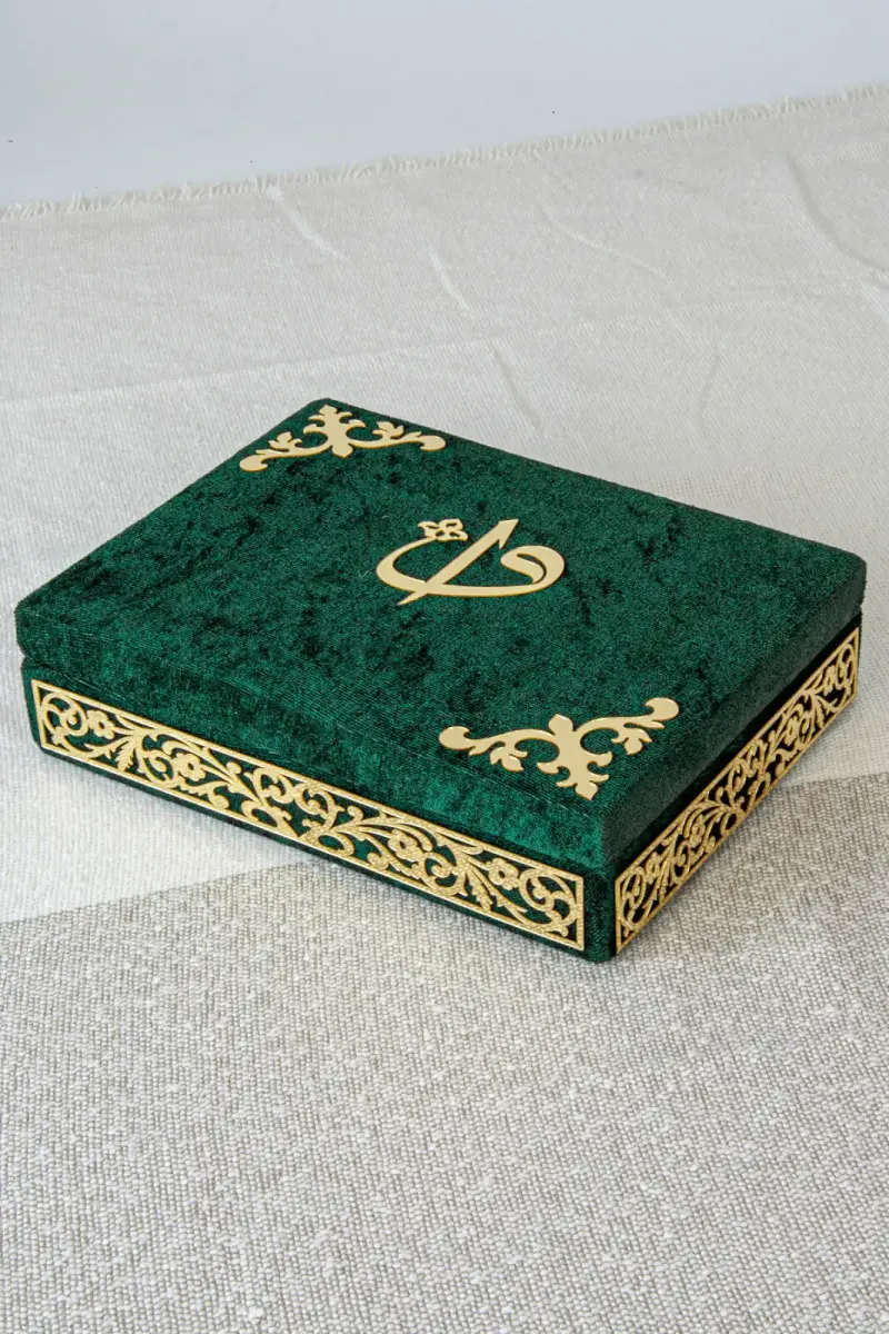 Special Elif Vav Plexi Decorated Gift Velvet Covered Boxed Quran Kerim Green - 3