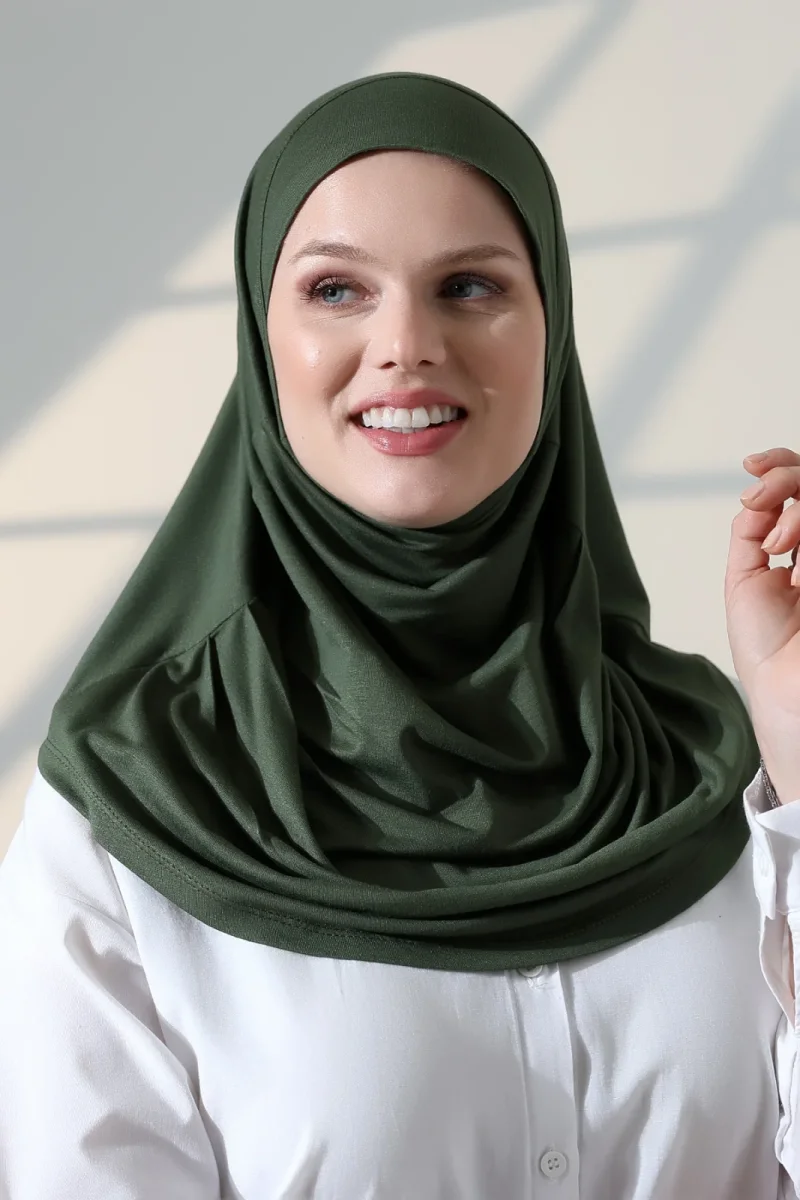 Tek Parça Pratik Namaz Başörtüsü, Hazır Geçmeli Tesettür Şal - Yeşil - 1